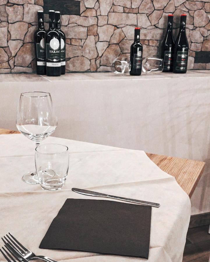 Lo Sciatore Hotel & Restaurant Camigliatello Silano Exterior photo