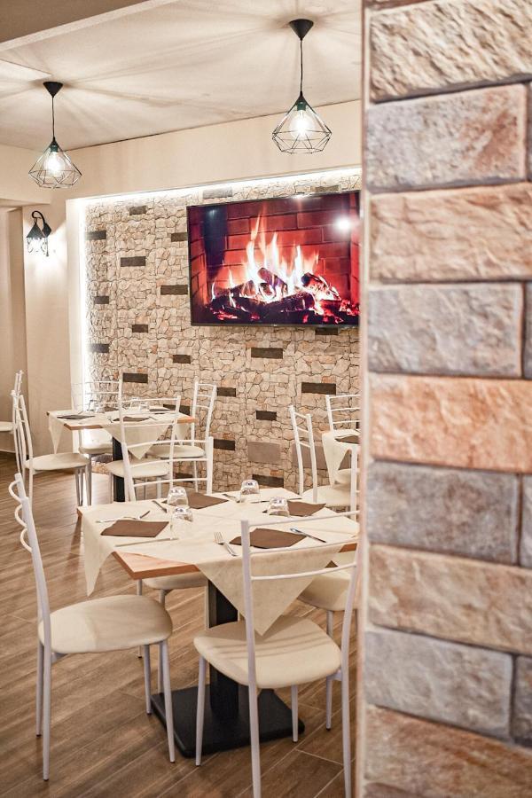 Lo Sciatore Hotel & Restaurant Camigliatello Silano Exterior photo